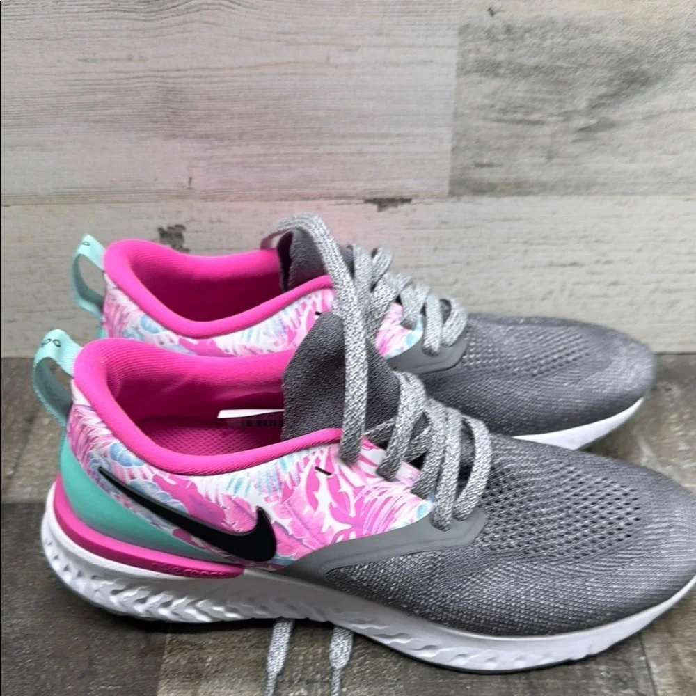 Nike Odyssey React Flyknit 2 Women's 7.5 Running Shoe Gunsmoke/Laser Fuchsia